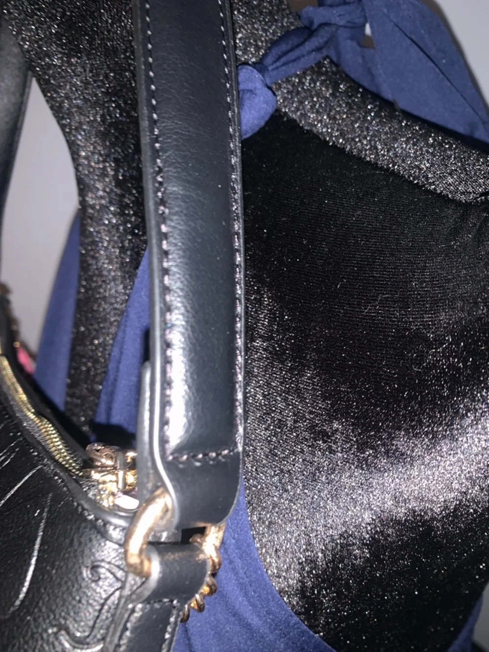 🆕 -Juicy Couture Pretty Pop Shoulder Bag with Gold Chain and Pink Flower Charm - Picture 8 of 8